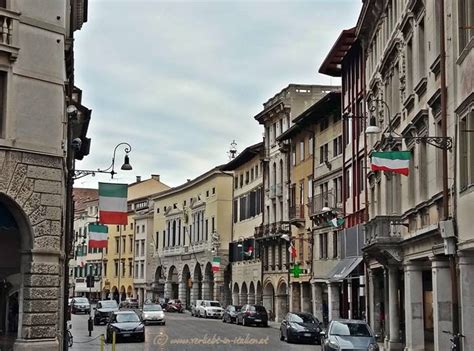 Mit 99.341 einwohnern (stand 31. Udine - die wichtigste Stadt im Herzen von Friaul ...