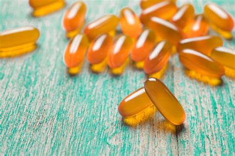 However, many claims about the benefits of applying vitamin e topically lack vitamin e is a nutrient that the body cannot make on its own. How to Apply Vitamin E From Capsules Directly to the Skin ...