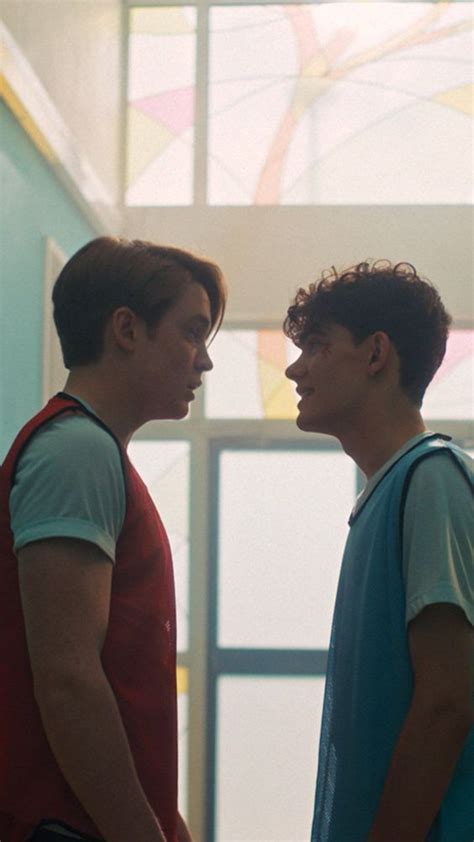 Top des séries LGBT à voir absolument sur Netflix Cute gay couples Alice book Charlie