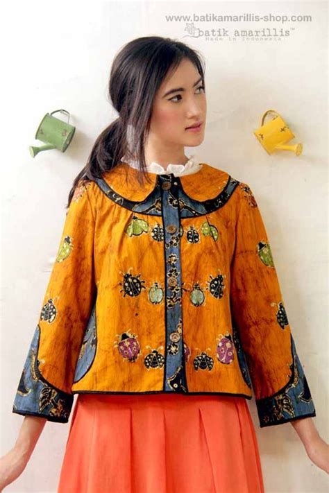 Model atasan batik wanita bahan paris. 70 Model Baju Batik Atasan Wanita: Lengan Pendek, Panjang ...