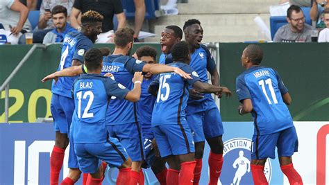 Des matchs en direct aux annonces foot, la communauté se retrouve pour suivre tous les. Foot : la France est sacrée championne d'Europe des moins ...