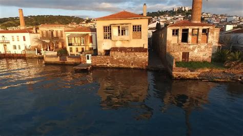 Balıkesir ayvalık, dikili'nin kuzeyinde yer alan ve denizi, doğal güzellikleri, adaları ve tatil aktiviteleriyle ünlü popüler bir tatil beldesidir. Ayvalık 2016 - YouTube