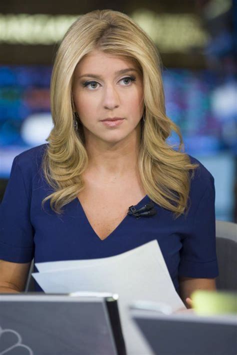 The Most Beautiful News Anchors In The World News Anchor Female News Anchors Sara Eisen