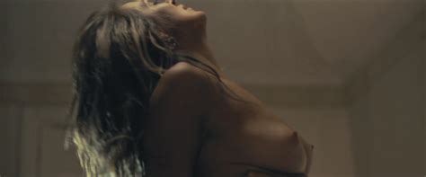 Kierston Wareing Nue Dans The Fall Of The Essex Boys