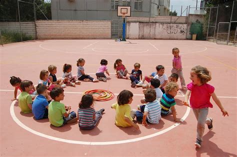 Juegos tradicionales para niños, en la categoría de juegos en guiainfantil.com. EDUCACIÓN INFANTIL curso 2014/2015: Gallinita ciega