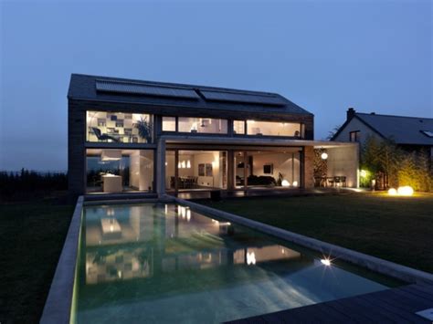 18 Modern Glass House Exterior Designs