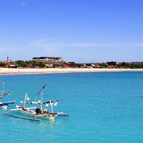 Jimbaran Bay is fringed by one of the best beaches in Bali ...