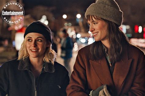 ‘happiest Season Kristen Stewart Explains Why Seeing Lesbian Women In