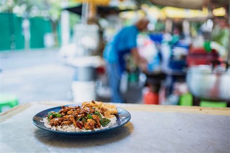 From the first day i have been to thailand, i never had any problems with the local food. The Best Thai Food (Besides Pad Thai)