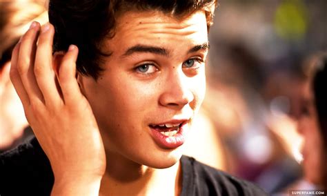 Hayes grier launches book with immersive app. Hayes Grier FUMES After He Loses His Twitter Verification ...