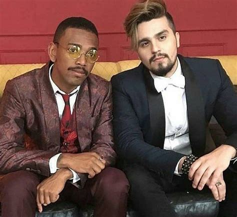 Alexandre da silva santana (rio de janeiro, 10 de dezembro de 1979), conhecido como babu santana, é um ator e cantor brasileiro. Nego do Borel lança clipe de "Contatinho" com Luan Santana ...