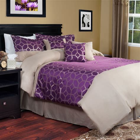 This Purple And Gold Geometric Print Bedding Set Has A Moroccan Style