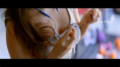 Watching Kiara Advani Hot Intro Scene From The Movie Vinaya Videhya