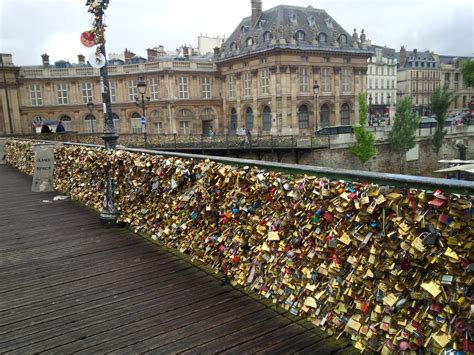 5 Interesting Facts About Paris Love Lock Bridge The Wakaholic