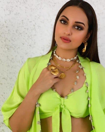 Sonakshi Sinha Bares Toned Abs In Bralette And Pants For Khandaani Shafakhana Promotions See