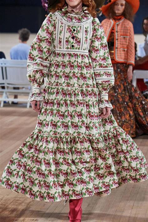 Maybe you would like to learn more about one of these? Marc Jacobs Spring/Summer 2020 Ready-To-Wear (With images ...