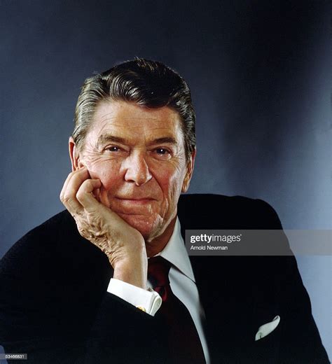 Us President Ronald Reagan Poses In The White House December 14 1981