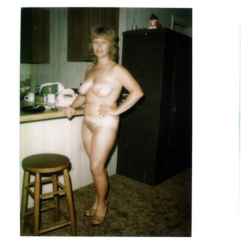 Vintage Wives On Polaroid 17 Pics