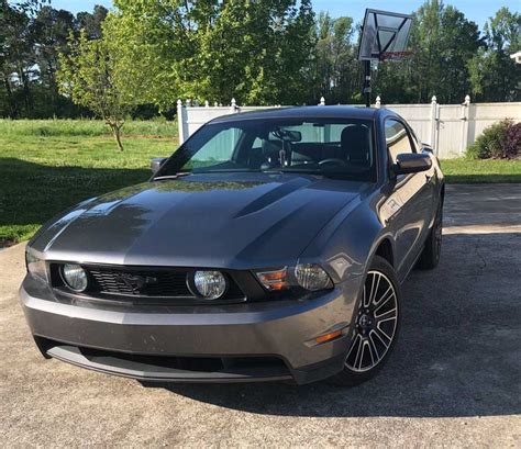 5th generation gray 2010 Ford Mustang GT V8 manual For ...