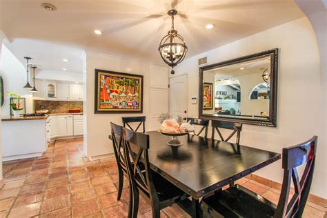 The listing agent for these homes has added a coming soon note to alert buyers in advance. Balboa Island Vacation Rentals - Balboa Island