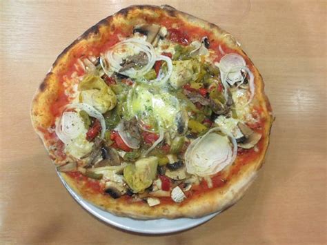The creator of boneless pizza is a youtuber who goes by sethical. PIZZERIA GABY, Boncelles - Restaurant Avis, Numéro de ...