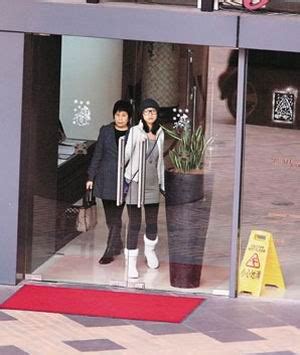 The site owner hides the web page description. 邓丽欣撇下妈妈搬家 与方力申越住越近(图)_影音娱乐_新浪网