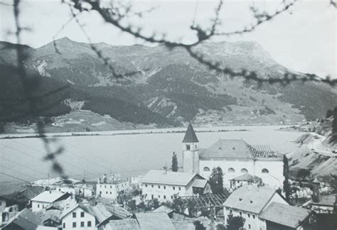 The series is about a woman who returns to a mysterious village in northern italy where she grew up, only to find her past returning to haunt her and her teenage children. Stummer Zeitzeuge im Vinschgau: Wie der Turm in den ...