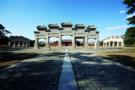 The Stone Archway Of The Tailing Mausoleum Of The Qing Dynastys