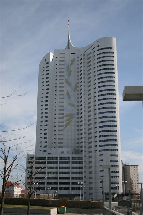 View a detailed profile of the structure 100137 including further data and descriptions in the emporis database. File:Hochhaus Neue Donau Wien.jpg - Wikimedia Commons