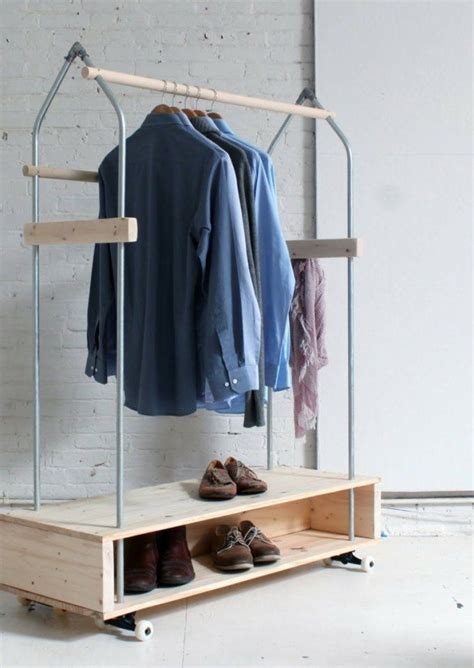 Überlegen sie sich genau, wie der kleiderschrank fertig aussehen soll, ehe sie beginnen ihn selber zu bauen. Garderobenständer Holz Selber Bauen | Haus Design Ideen
