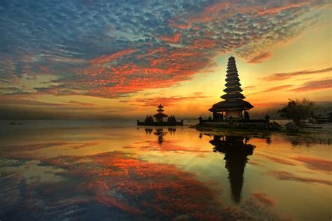 How to beat the crowds, the location, entrance fee by far the best time to visit pura ulun danu bratan is at sunrise or just after. Places to Explore on the East Coast of Bali, Indonesia