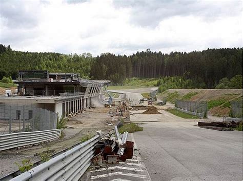 Die strecke ist eingleisig und hat neun stationen, wie the times of india berichtete. Ehemaliger A1-Ring in Spielberg - Red-Bull-Ring-Gegner ...