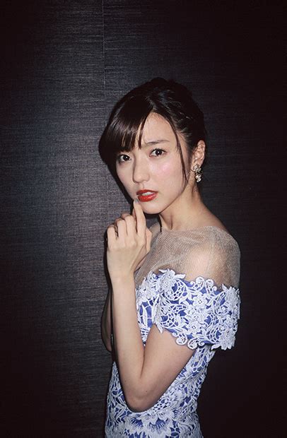 Manage your video collection and share your thoughts. 『坂道のアポロン』でミステリアスな女性を演じる真野恵里菜 ...