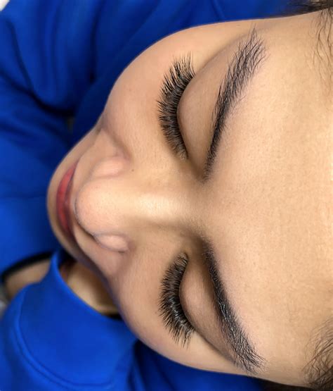 small volume 2d set eyelash extension services in austin vilero