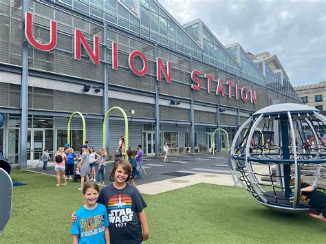 Moms' Guide to Union Station in Kansas City