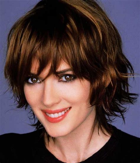 We love how this length adds dimension to your face while also creating a distinct style. Best short haircuts for oval faces