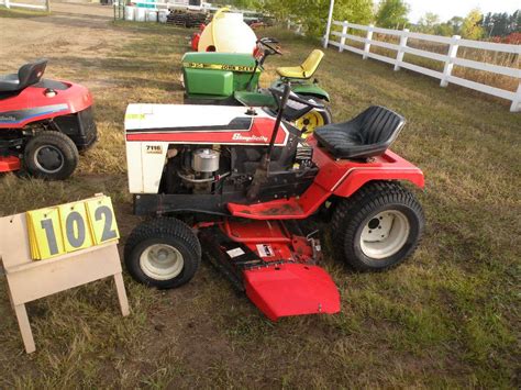 Simplicity 7116 Hydro Riding Mower 001134