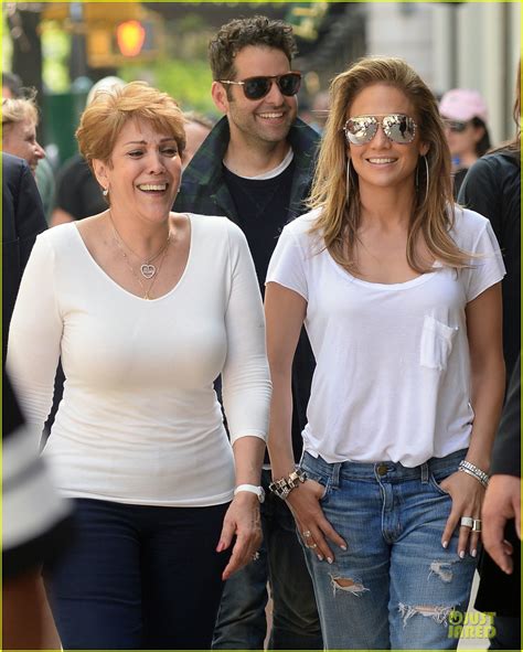 Jennifer Lopez Continues To Adore Mom Guadalupe After Mothers Day Photo 3111937 Jennifer