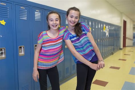 Illinois School Boasts 24 Sets Of Twins The Columbian