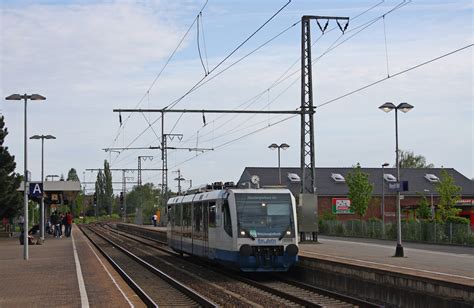 Bienvenue à la gare de mönchengladbach hbf: Die RB11295 - "RB39 Schwalm-Nette-Bahn" aus Dalheim steht ...