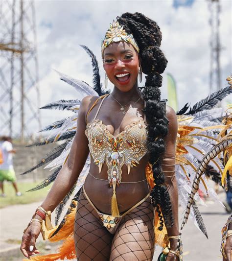 Beauty Moments From Caribbean Festival Crop Over 2019 In Barbados Carnival Girl Hat Fashion