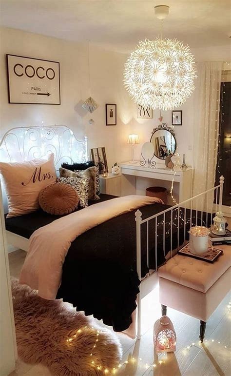 7 Awesome Chic Bedroom Decorating Ideas That You Can Example Bedroom