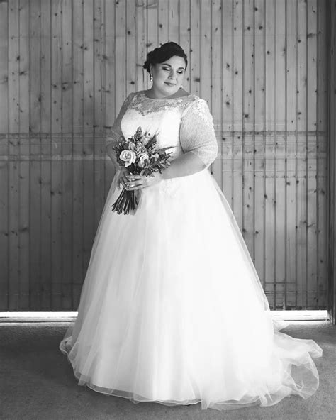 If you're petite, be wary of wearing a full skirt as it can overpower your small frame. Affordable Custom Plus Size Wedding Gowns from the USA ...