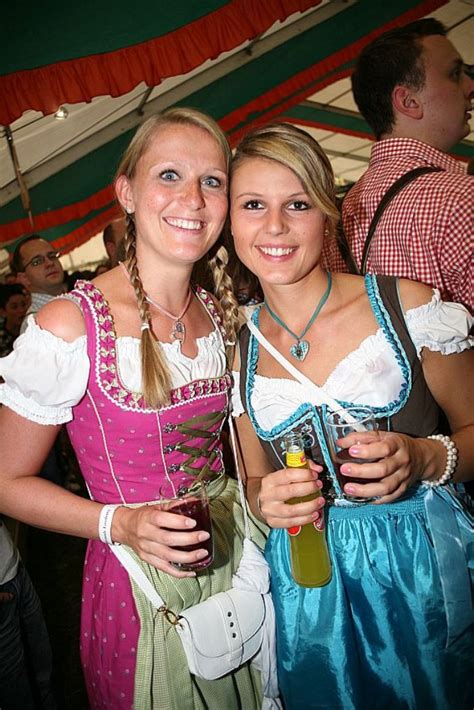 Fotostrecke Volksfest Stimmung Sexy Die Schönsten Dirndl Girls Bild