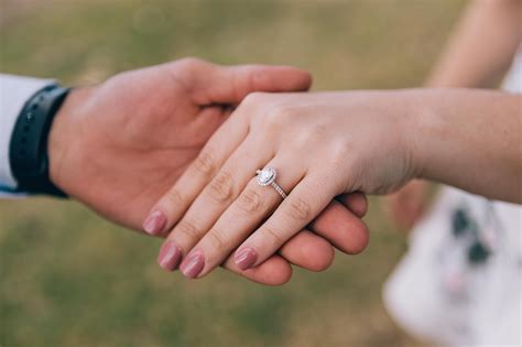 18 Romantic And Unique Wedding Proposal Ideas For Every Couple