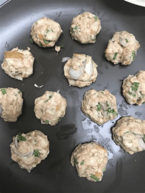Nak makan sebagai kuih manis pun boleh, nak cicah dengan sambal pun boleh. Jangan Buang Kalau Tak Makan, Kerak Roti Boleh Jadi ...