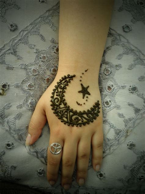 Dec 12, 2020 · the suitable occasion for this design is new year. Latest Beautiful Eid Mehndi Designs Collection 2020-2021