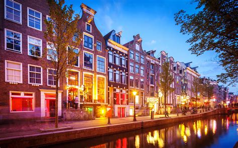 PHL to AMS (Amsterdam) Round Trip from $417