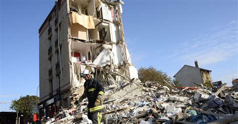 #odhav building collapse 2 teams of national disaster response force (ndrf) have left from gandhinagar #gujarat pic.twitter.com/vxbnrwtxal. Partial building collapse in Paris suburb kills 2