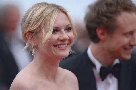 Kirsten Dunst Recycled Her Oscars Party Dress From 2004 Still Looks Fabulous